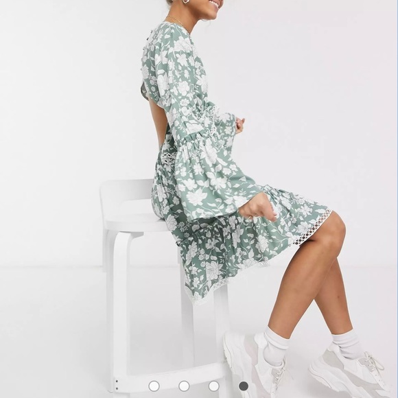 ASOS Design Fluted Sleeve Open Back Skater Mini Dress With Floral Print SZ US 0 - Picture 4 of 12